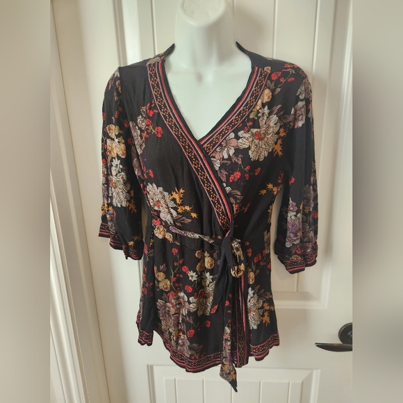 Soft Surroundings Sz Small Tiered Tatum Top Pocket Wrap Front V neck - Picture 2 of 8